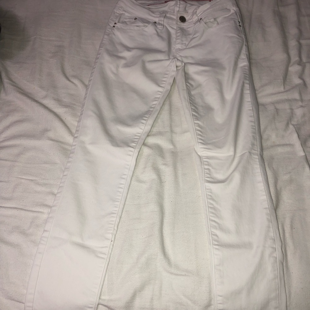 White skinny jeans